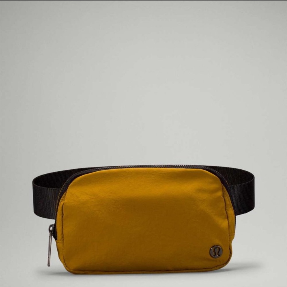 Lululemon | Everywhere Belt Bag
